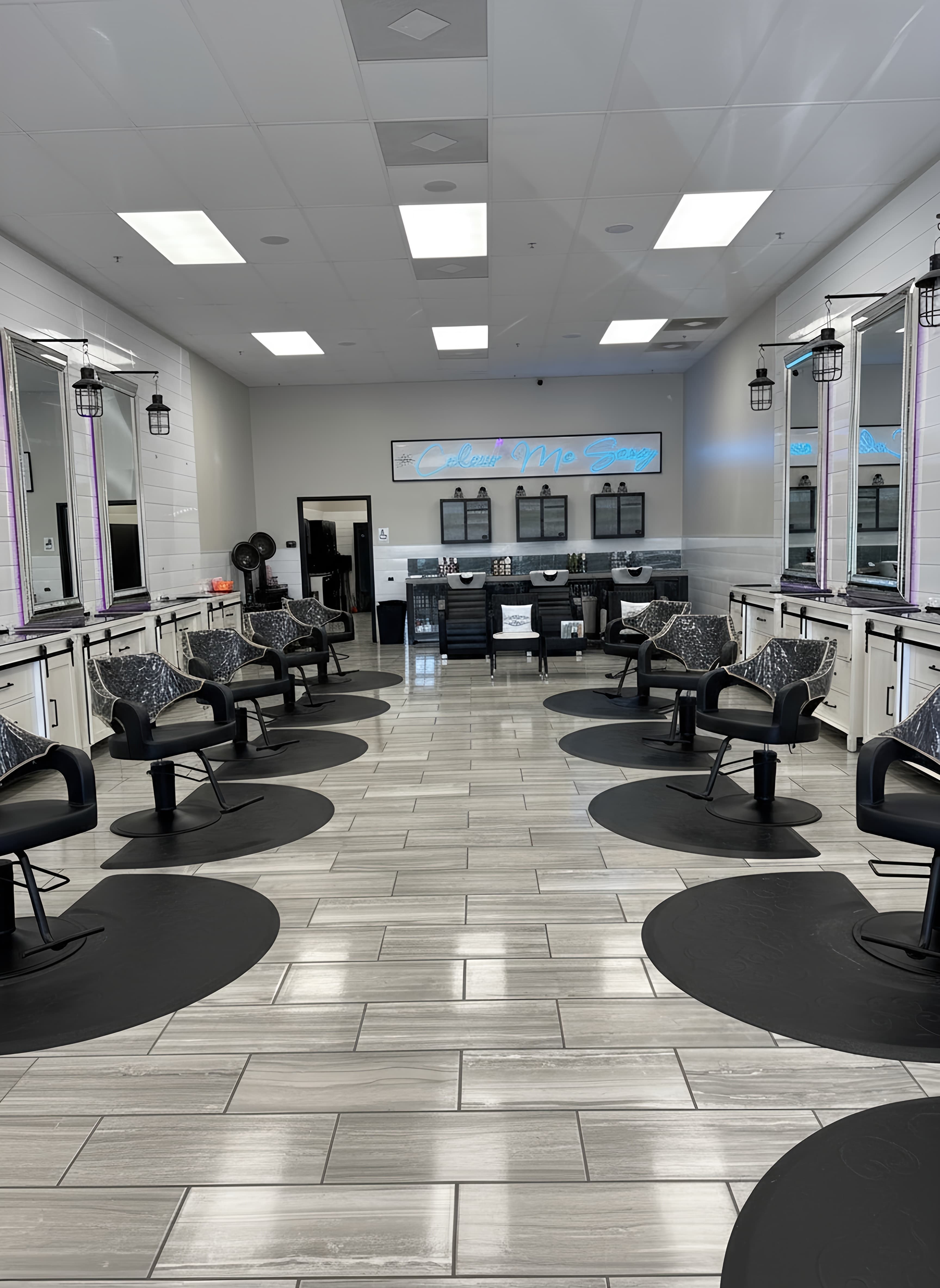 Menifee salon floor with styling chairs